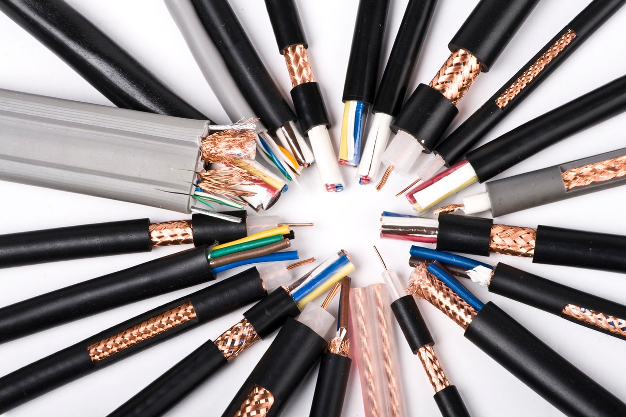 Verschiedene Kabel mit unterschiedlichen Querschnitten
